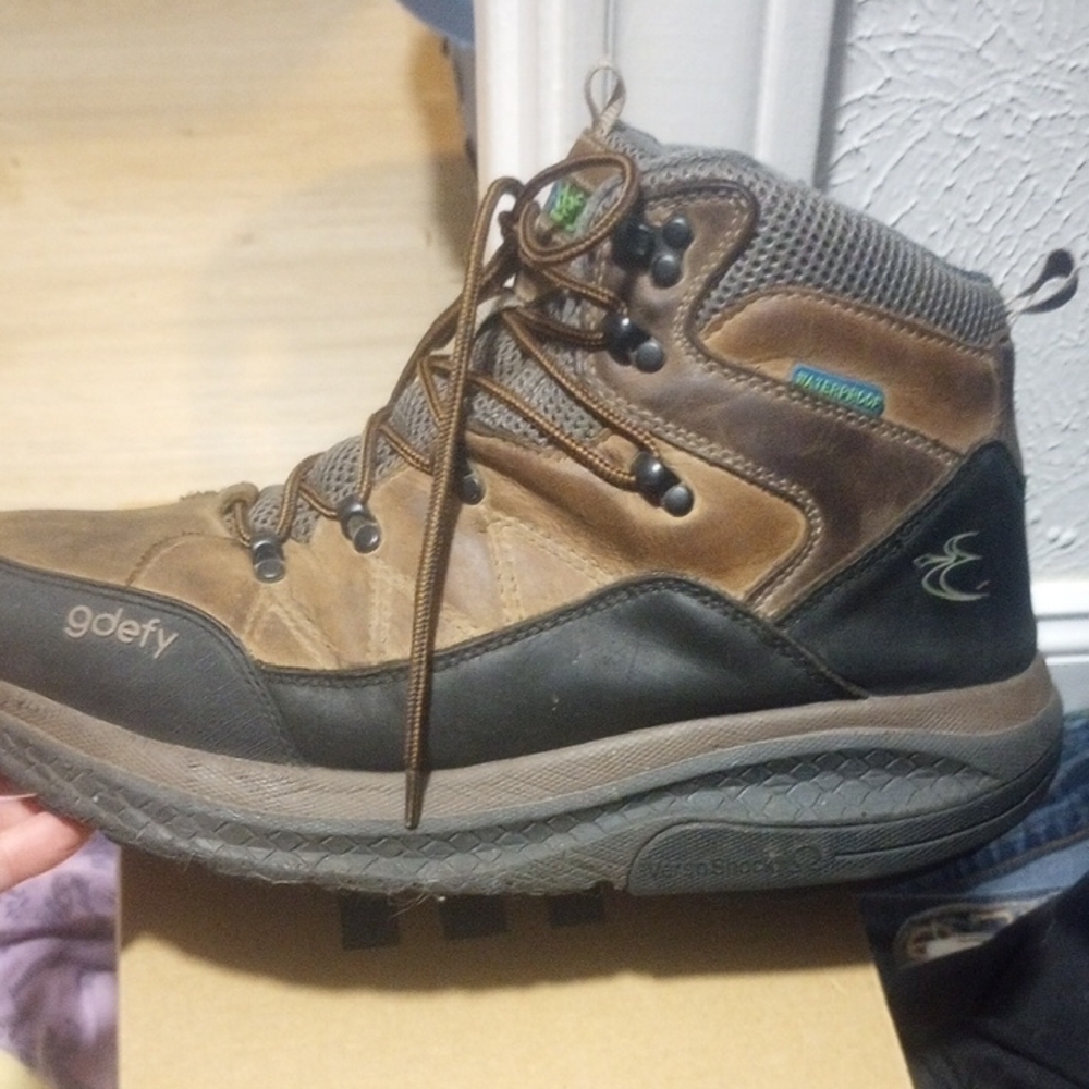 Men's Brown and Black Hiking Boots 10.5 Genuine Leather Waterproof Y2K Vintage